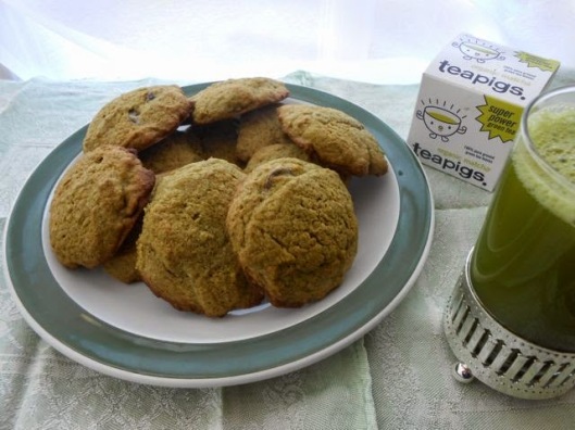 Matcha Cookies & Tea